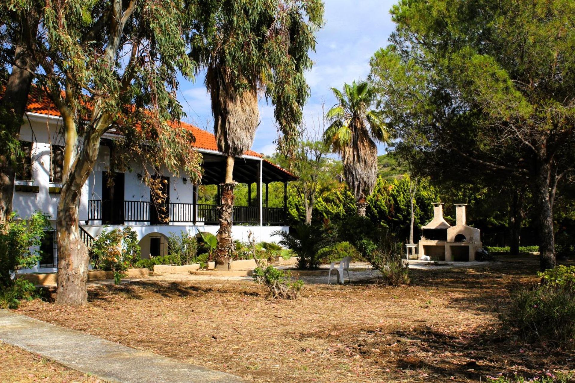 The Sisters House * Vathirrevma